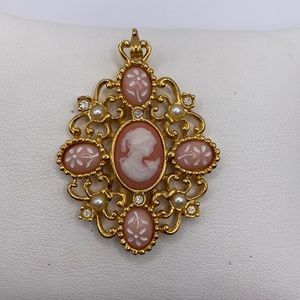 Vintage Avon Signed Cameo Pendant